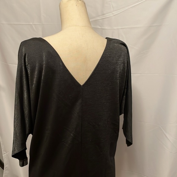 Diane Von Furstenberg v neck knit top size Petite - Picture 3 of 7